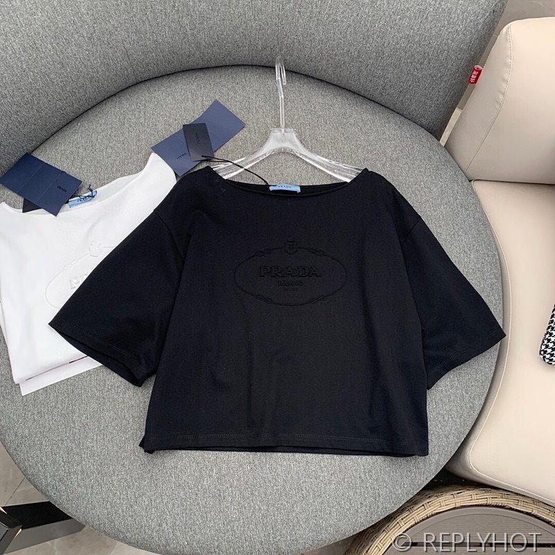 프라다 로고 엠보싱 반팔
