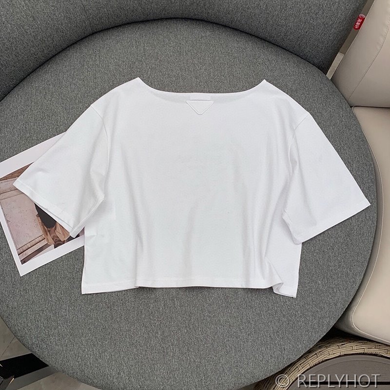 프라다 로고 엠보싱 반팔