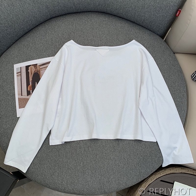 프라다 로고 엠보싱 긴팔