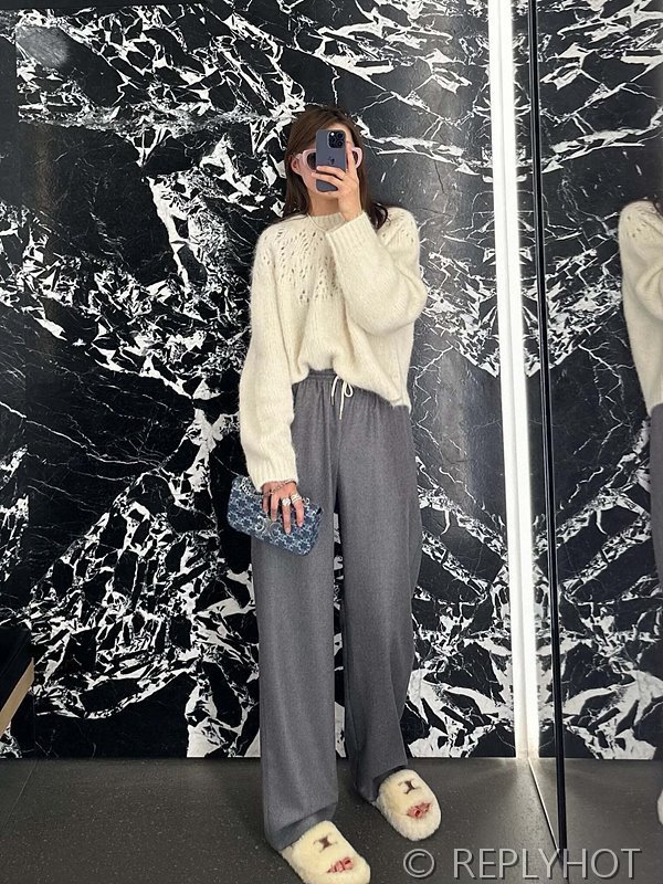 셀린느 트리비옹 알파카 스웨터