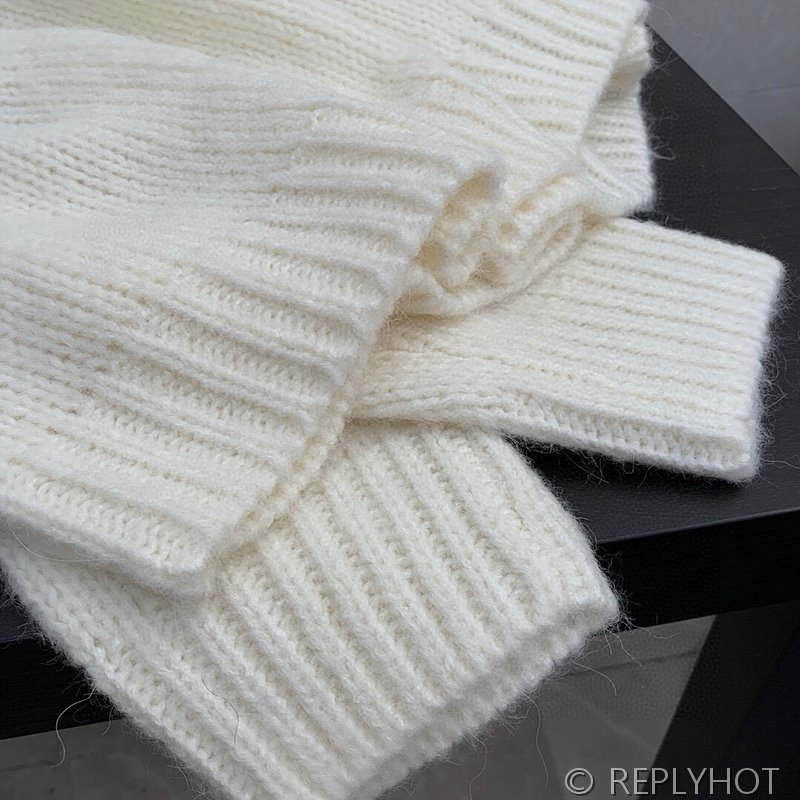 셀린느 트리비옹 알파카 스웨터