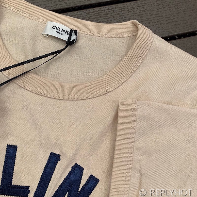 셀린느 로고 자수 반팔