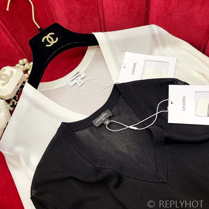 샤넬 V넥 니트 2color