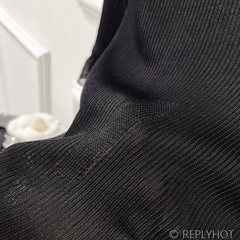 샤넬 V넥 니트 2color