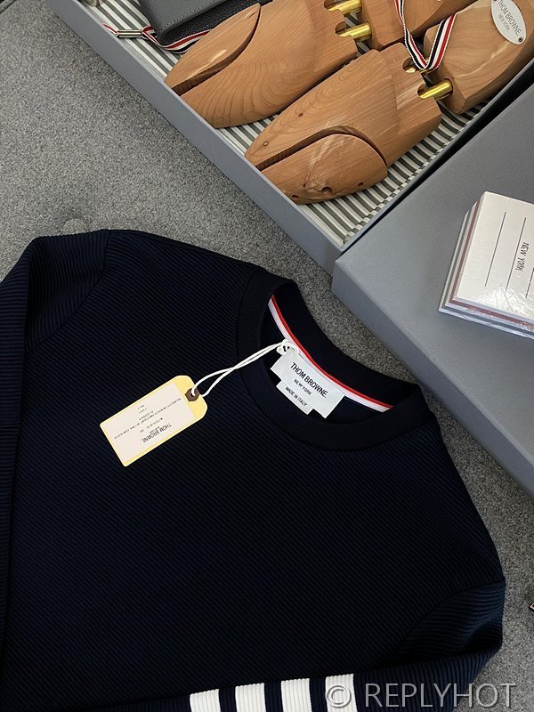 톰브라운 스트레이트 캐주얼  맨투맨 네이비