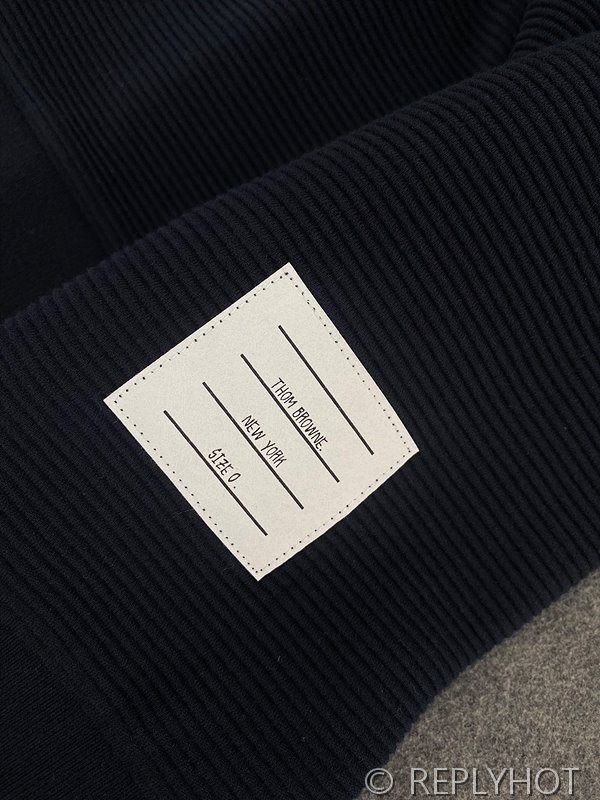 톰브라운 스트레이트 캐주얼  맨투맨 네이비