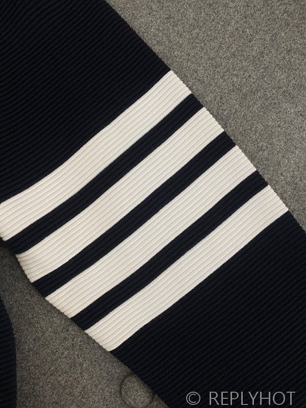 톰브라운 스트레이트 캐주얼  맨투맨 네이비