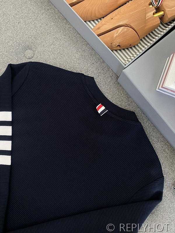 톰브라운 스트레이트 캐주얼  맨투맨 네이비