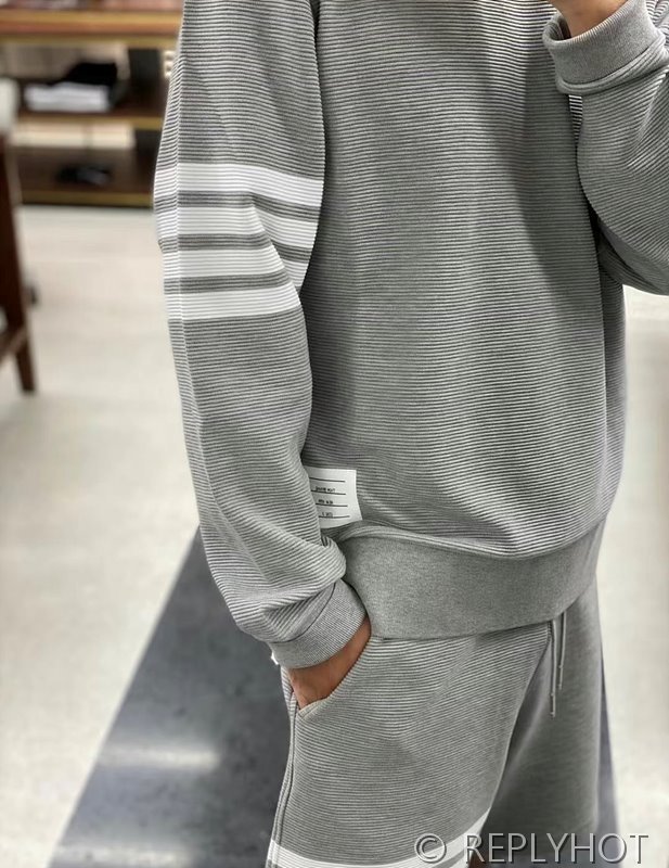 톰브라운 스트레이트 캐주얼 맨투맨 그레이