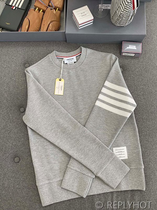 톰브라운 스트레이트 캐주얼 맨투맨 그레이