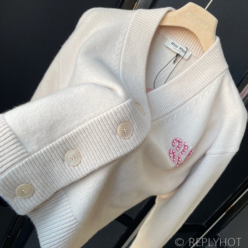 미우미우 로고다이아 가디건