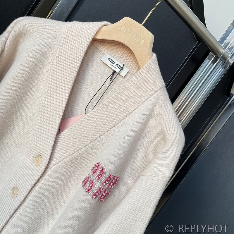 미우미우 로고다이아 가디건