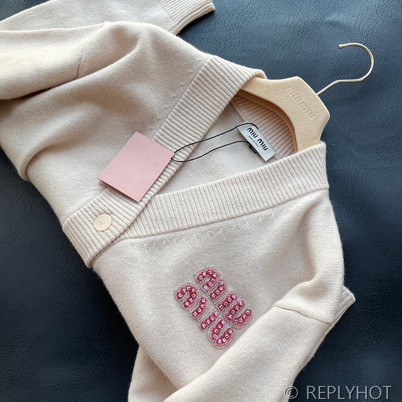 미우미우 로고다이아 가디건