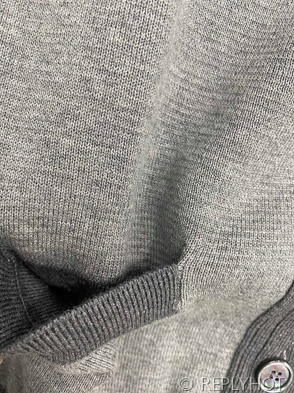 톰브라운 펀믹스 울 브이넥 가디건 [매장가 200만원대]