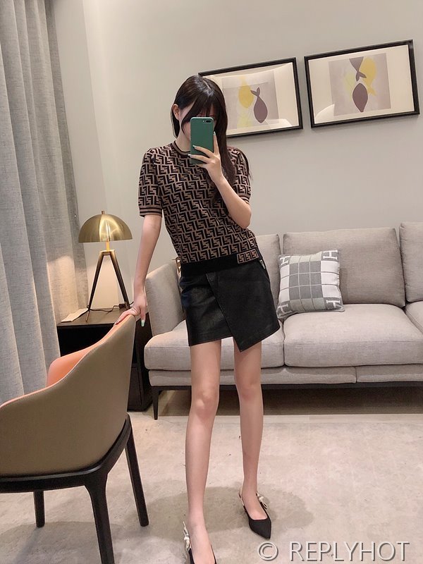 펜디 레이디스 클래식 로고 반팔 [매장가 288만원대]