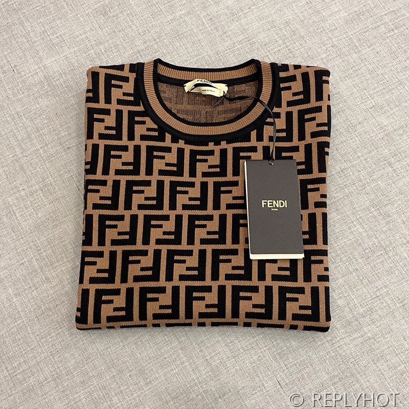 펜디 레이디스 클래식 로고 반팔 [매장가 288만원대]