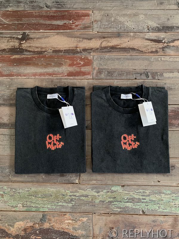오프화이트 용프린팅 반팔티 남여공용 2COLOR [매장가 160만원대]