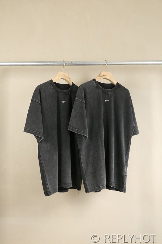 오프화이트 반팔 남여공용 [매장가 160만원대]