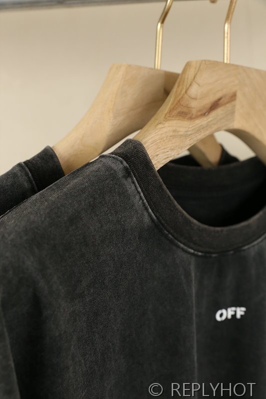 오프화이트 반팔 남여공용 [매장가 160만원대]