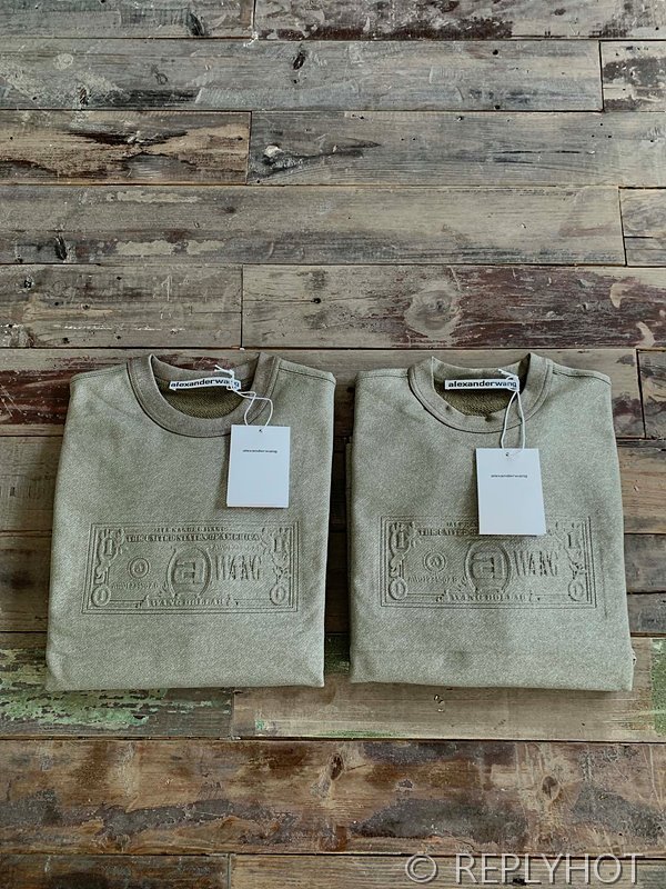 알렉산더왕 맨투맨 남여공용 [매장가 240만원대]