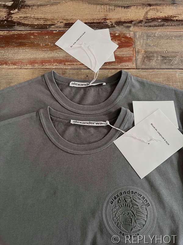 알렉산더왕 로고 반팔 남여공용 [매장가 160만원대]