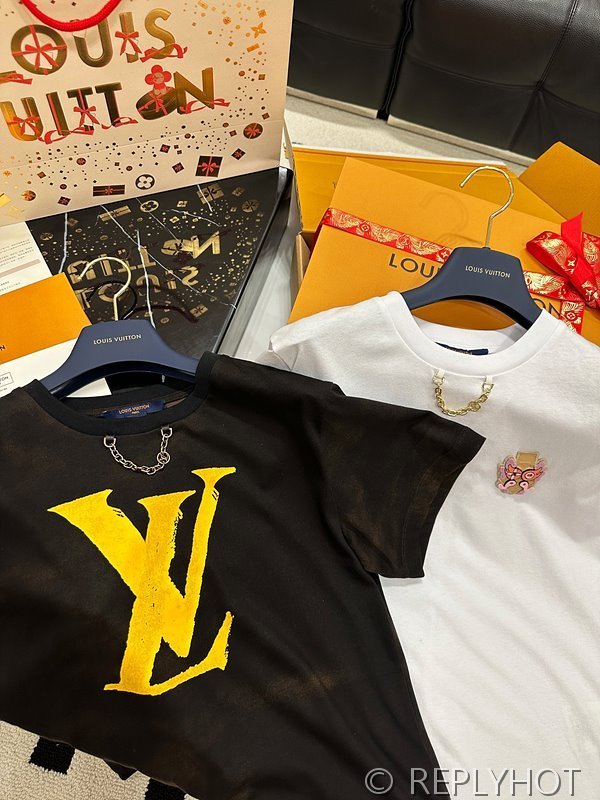 루이비통 lv프린팅 체인 반팔 [매장가 240만원대]