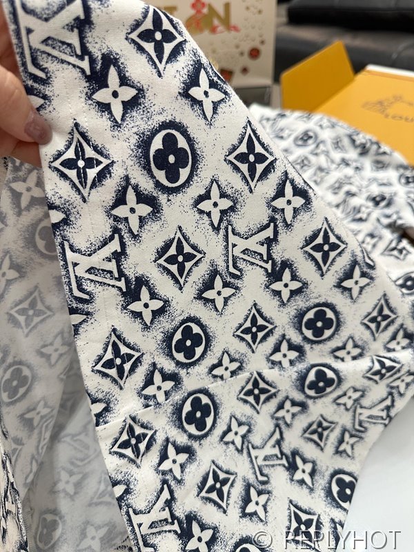 루이비통 반팔 [매장가 240만원대]