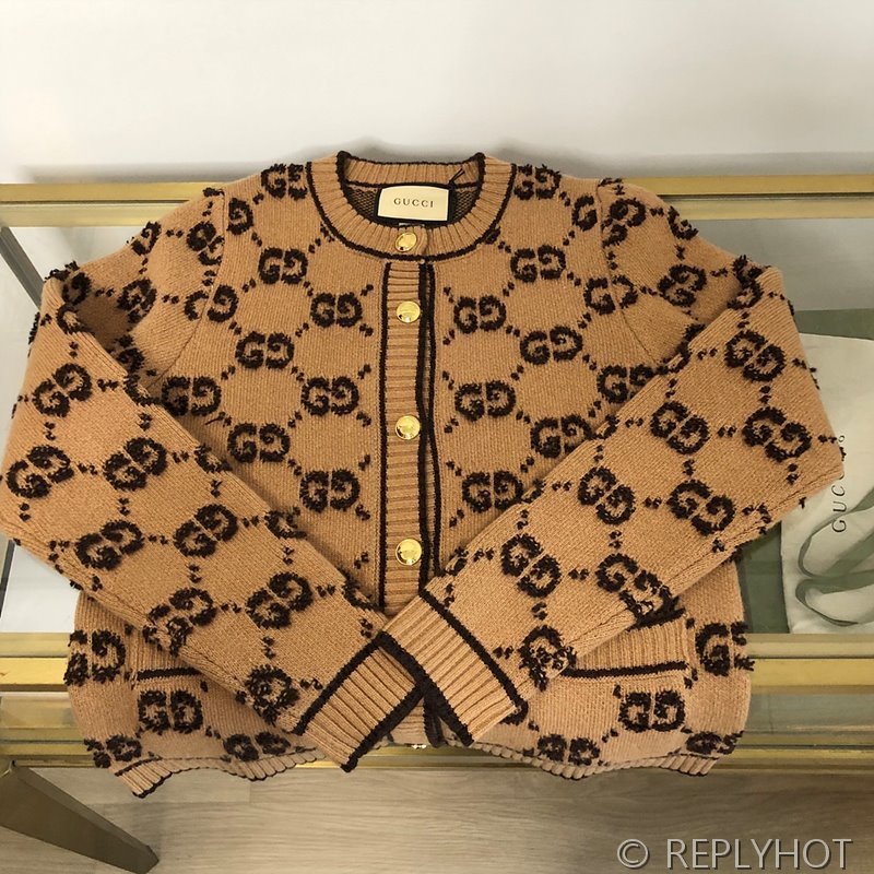 구찌 울 벨벳 블렌디드 자카드 가디건 [매장가 348만원대]