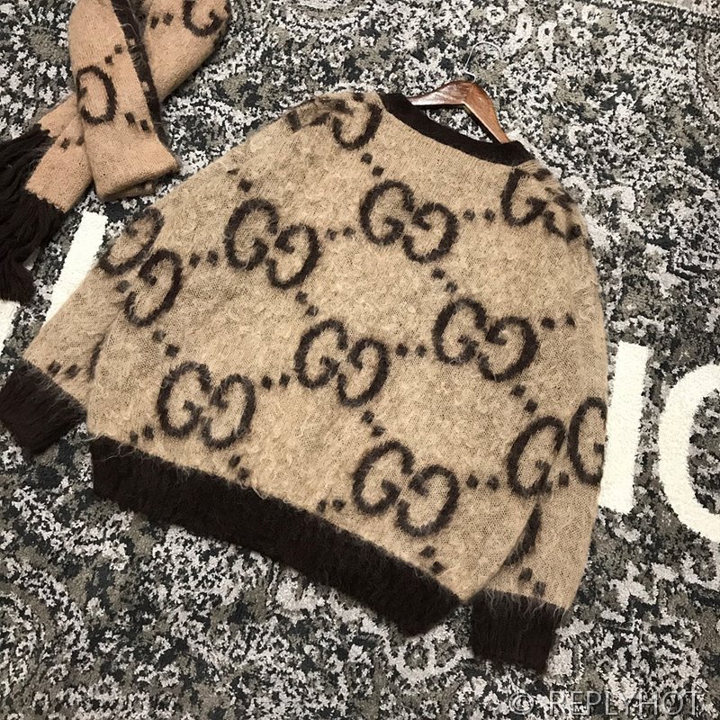 구찌 양면 GG 모헤어 가디건 [매장가 388만원대]