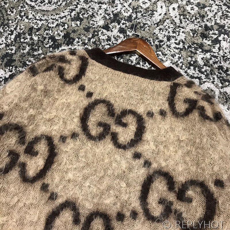 구찌 양면 GG 모헤어 가디건 [매장가 388만원대]
