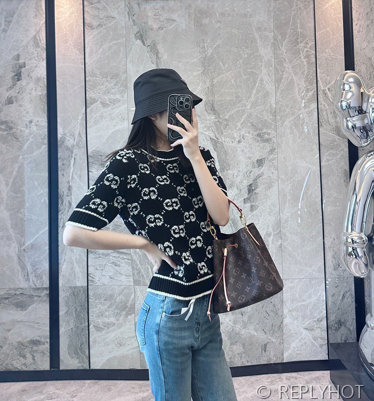 구찌 벨벳 혼방 자카드 니트 2COLOR [매장가 258만원대]