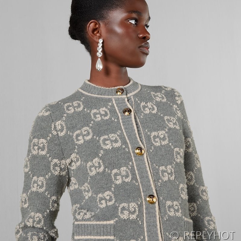 구찌 매듭 벨벳 자카드 가디건 2COLOR [매장가 348만원대]