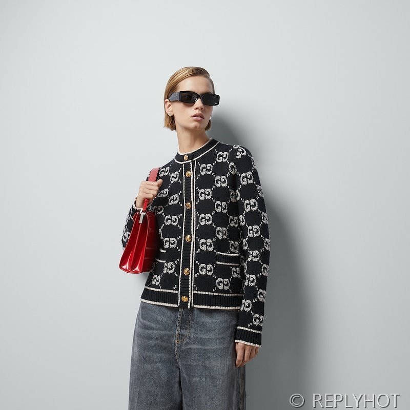 구찌 매듭 벨벳 자카드 가디건 2COLOR [매장가 348만원대]