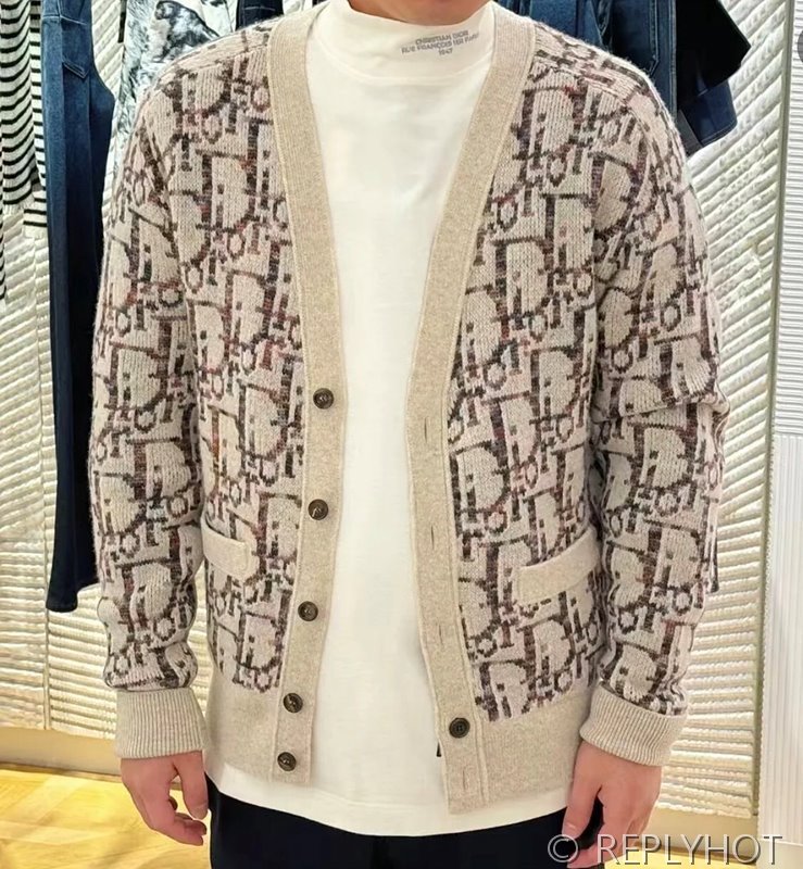 디올 익스클루시브 Oblique 니트 가디건 남여공용  [매장가 318만원대]