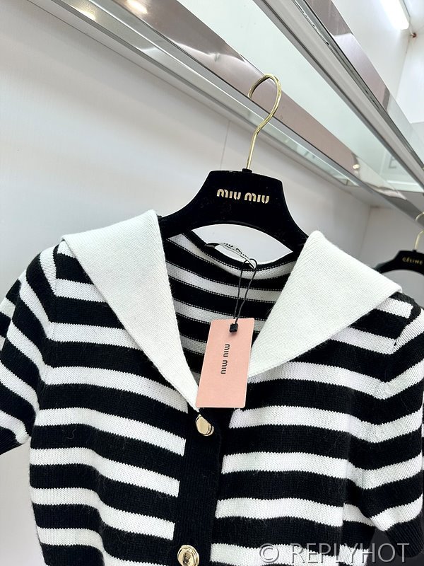 미우미우 니트 반팔 가디건 [매장가 230만원대]