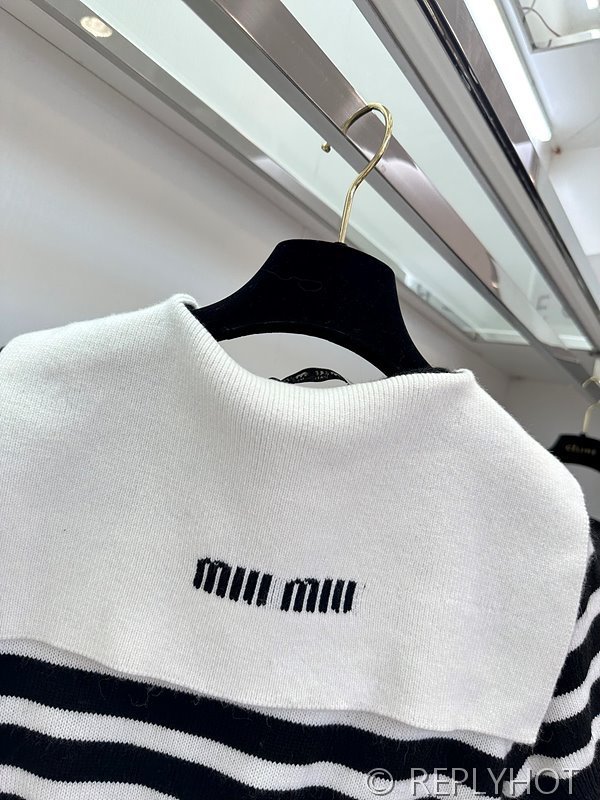 미우미우 니트 반팔 가디건 [매장가 230만원대]