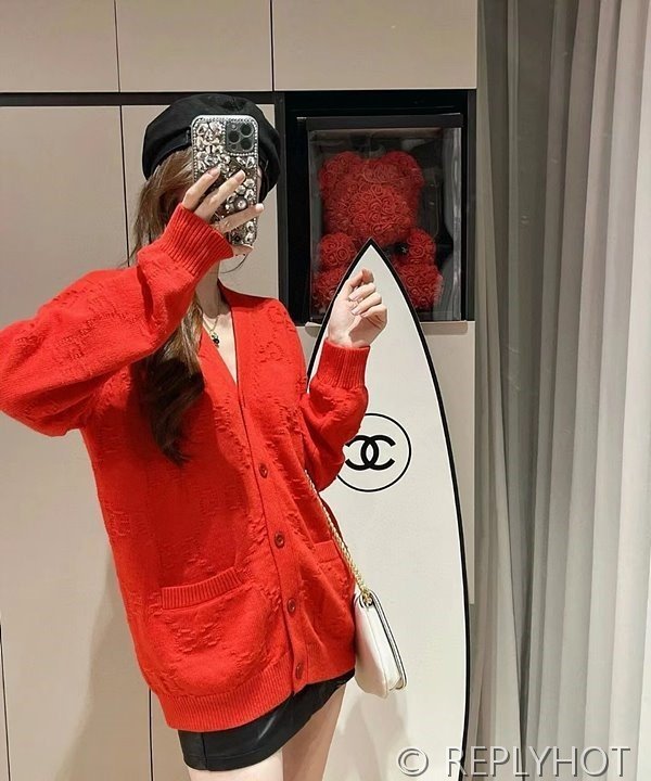 구찌 레드 캐시미어 울 도톰 가디건 [매장가 320만원대]