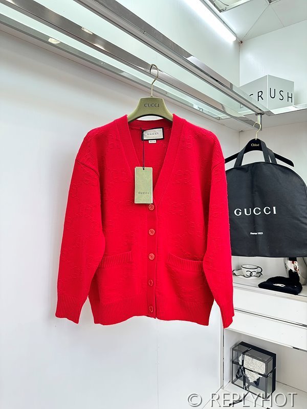 구찌 레드 캐시미어 울 도톰 가디건 [매장가 320만원대]