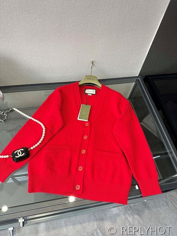 구찌 레드 캐시미어 울 도톰 가디건 [매장가 320만원대]