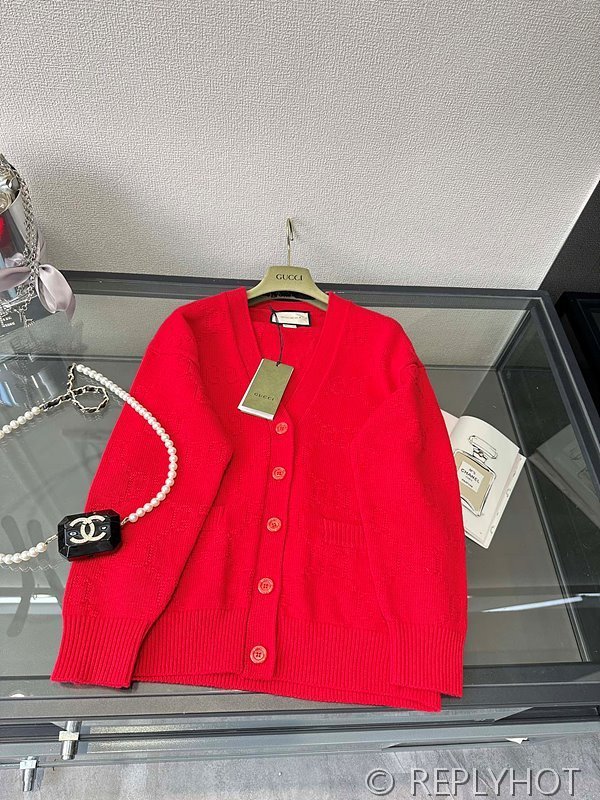 구찌 레드 캐시미어 울 도톰 가디건 [매장가 320만원대]