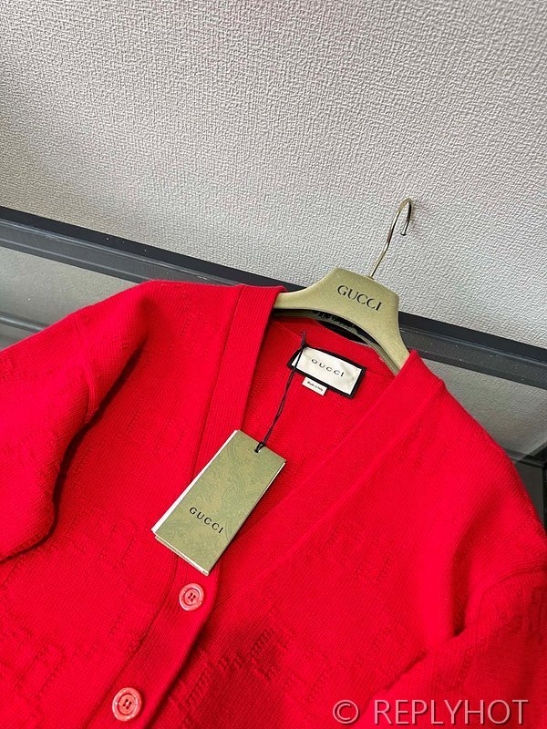 구찌 레드 캐시미어 울 도톰 가디건 [매장가 320만원대]