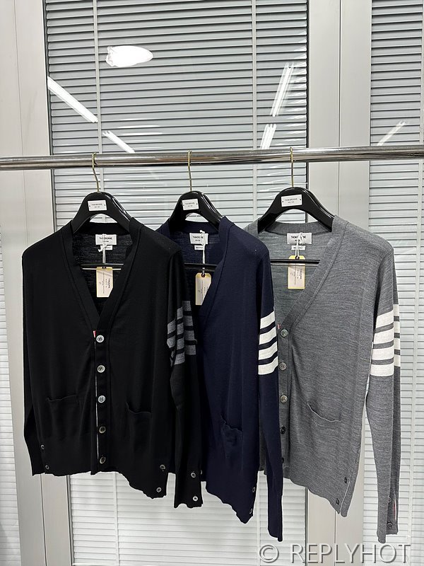 톰브라운 4바 스트라이프 울 가디건 [매장가 150만원대]