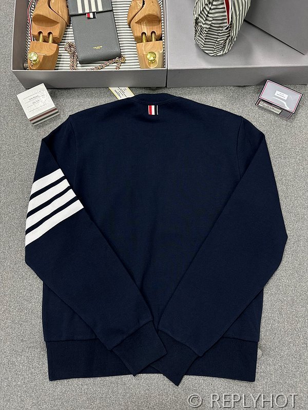 톰브라운 루프백 브이넥 네이비 가디건 [매장가 150만원대]