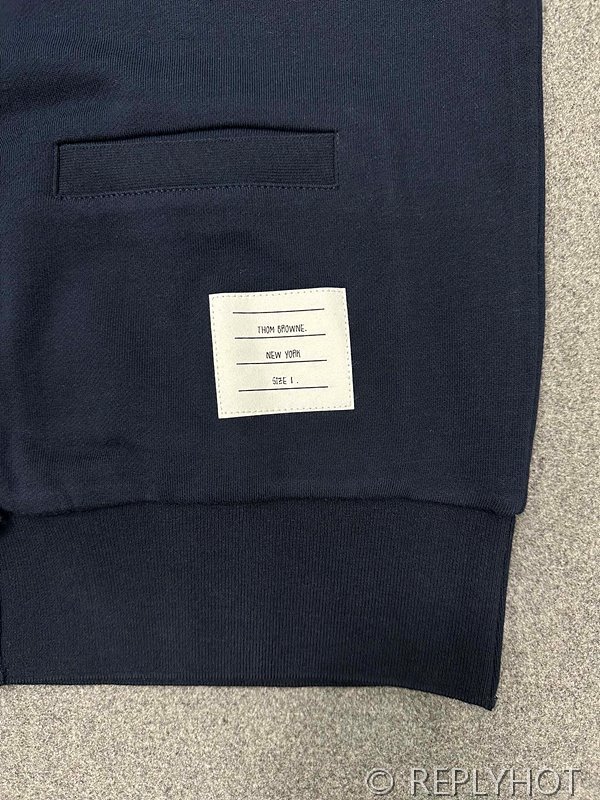 톰브라운 루프백 브이넥 네이비 가디건 [매장가 150만원대]