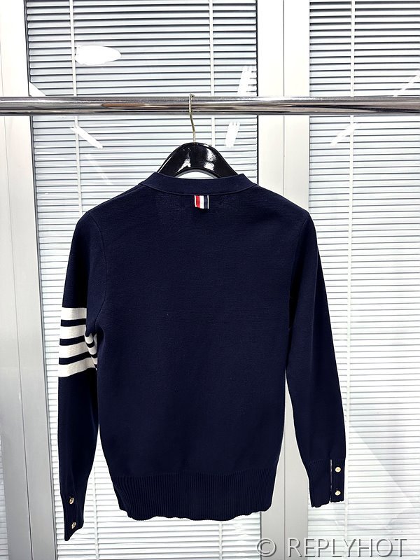 톰브라운 4바 금장 네이비 가디건 [매장가 180만원대]