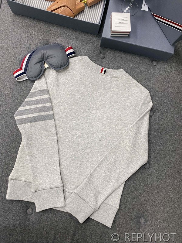 톰브라운 4바 사선완장 맨투맨 [매장가 130만원대]