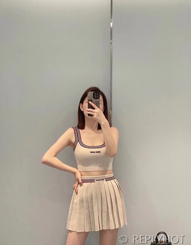 미우미우 탱크탑 셔츠