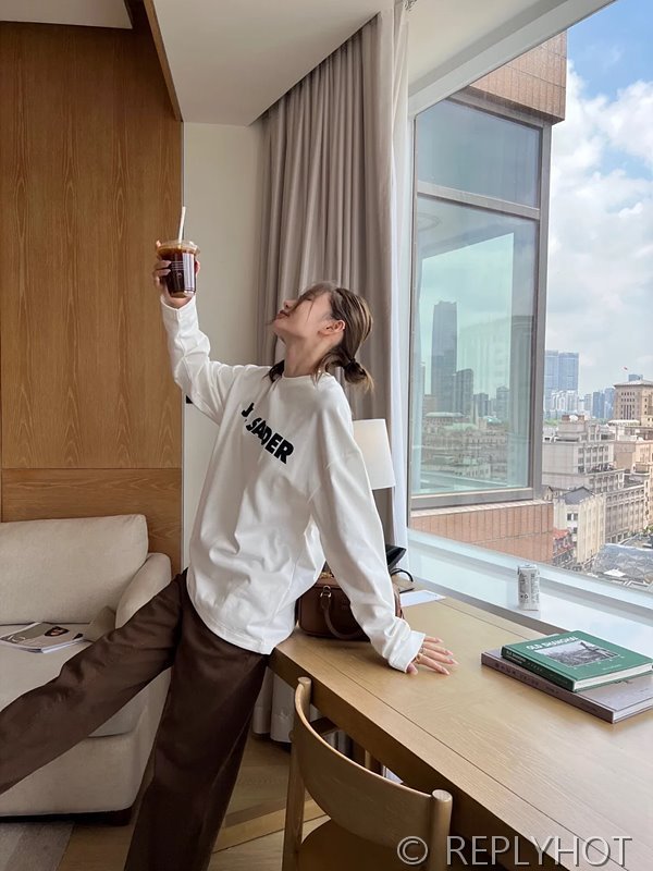 질샌더 라운드티 (남여공용) [매장가 200만원대]