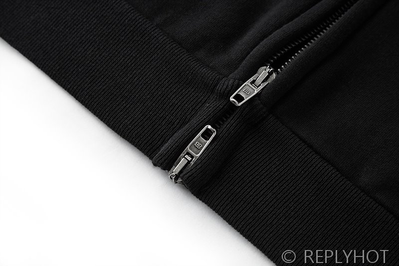 발렌시아가 맨체스터 유나이티드 로고 10번 후드 집업(남여공용) [매장가 350만원대]