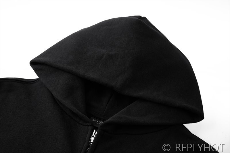 발렌시아가 맨체스터 유나이티드 로고 10번 후드 집업(남여공용) [매장가 350만원대]